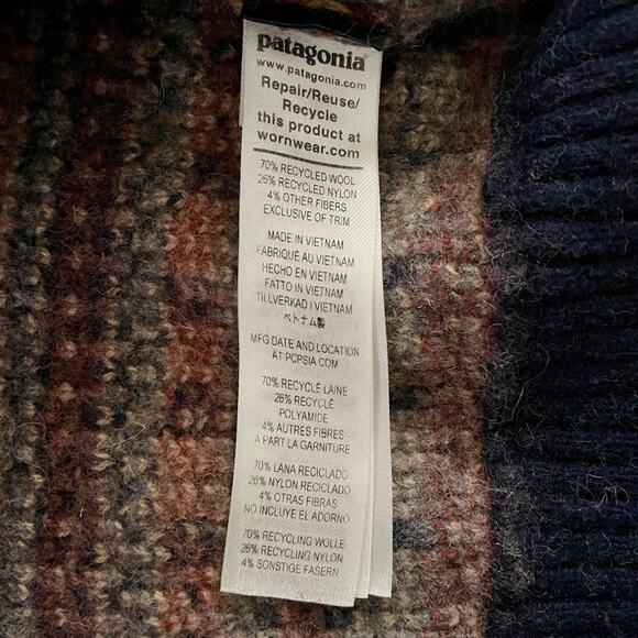 Patagonia Men’s Recycled Wool Sweater Cottage Isle: New Navy - Size: XXL - Picture 10 of 10